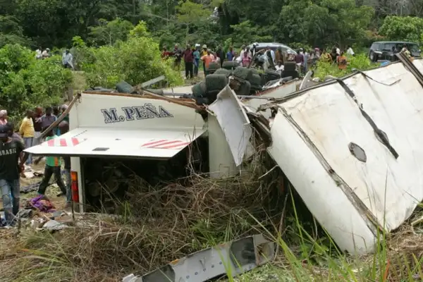 16 die in bus-truck head-on collision in Cameroon