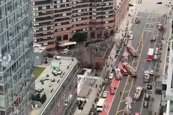 2 injured in fire at high-rise building in Hell's Kitchen, FDNY says
